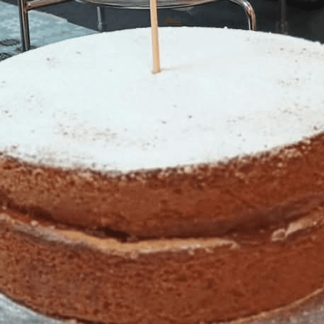 Plain Victoria sponge (Catering)